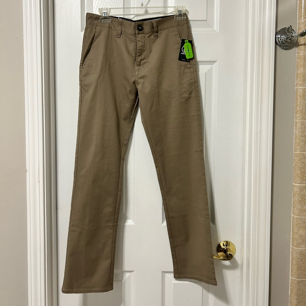 Volcom Frickin Modern Straight Chino, Youth size 28. NWT.